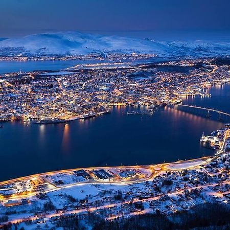Leilighet Med Nydelig Utsikt Тромсьо Екстериор снимка